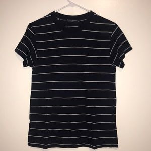 BRANDY MELVILLE T-SHIRT